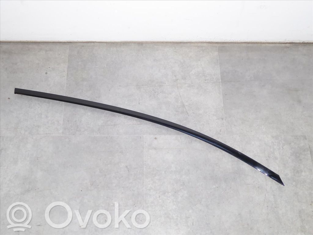 BMW 2 F45 Ramka szyby drzwi przednich 