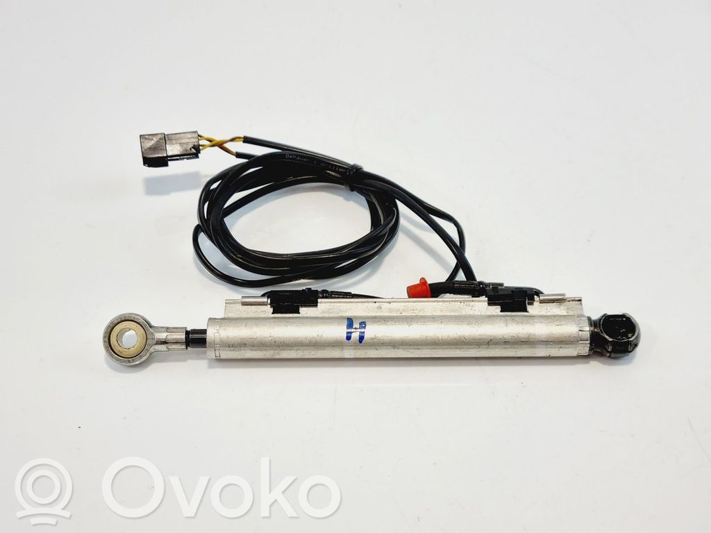 BMW 3 E92 E93 Pagrindinis hidraulinis stogo cilindras 