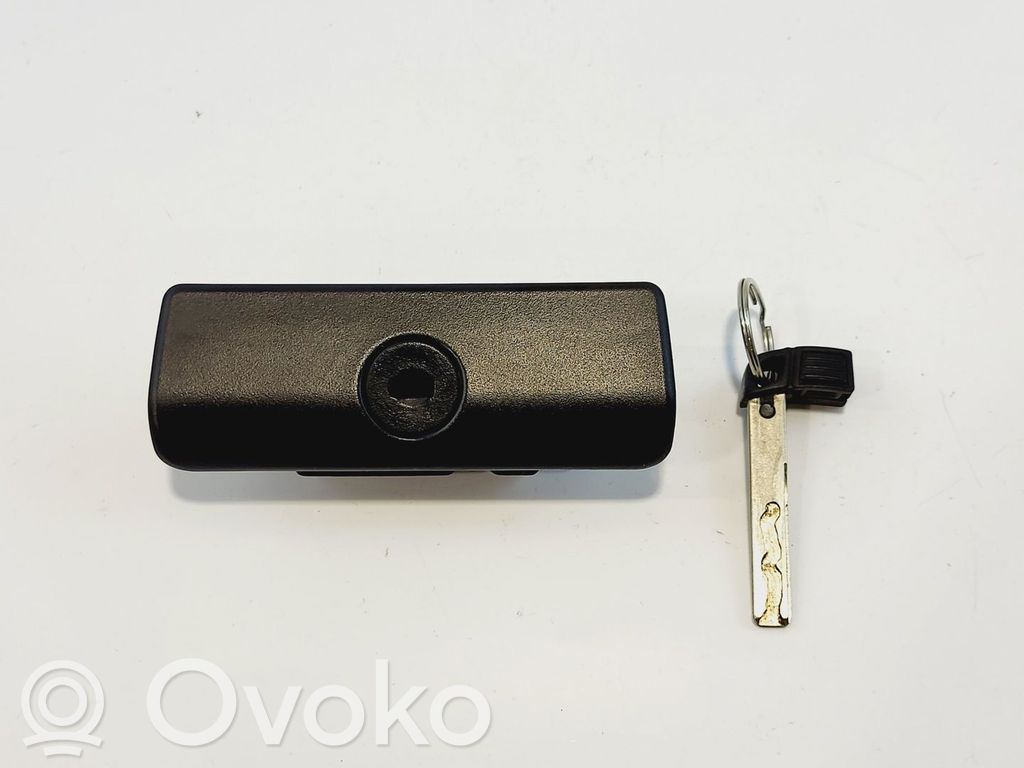 Hansikaslokeron lukko   51168163018,51168163018