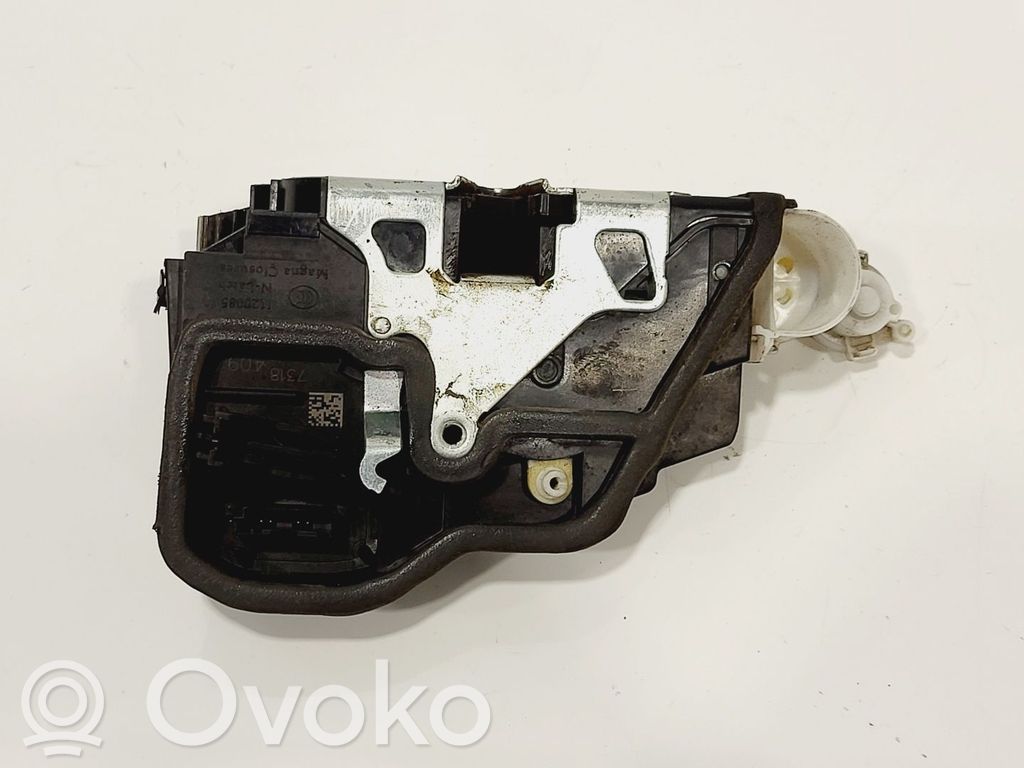 BMW X3 F25 Zamek drzwi przednich 