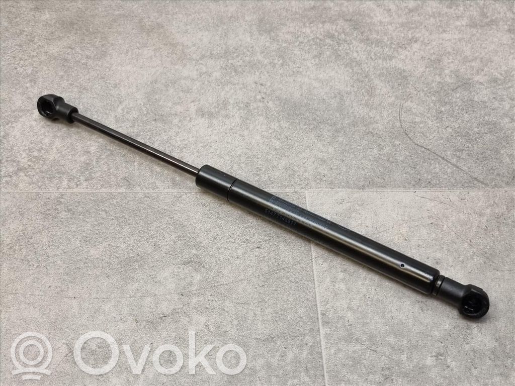 BMW 5 E60 E61 Muu vararenkaan verhoilun elementti 