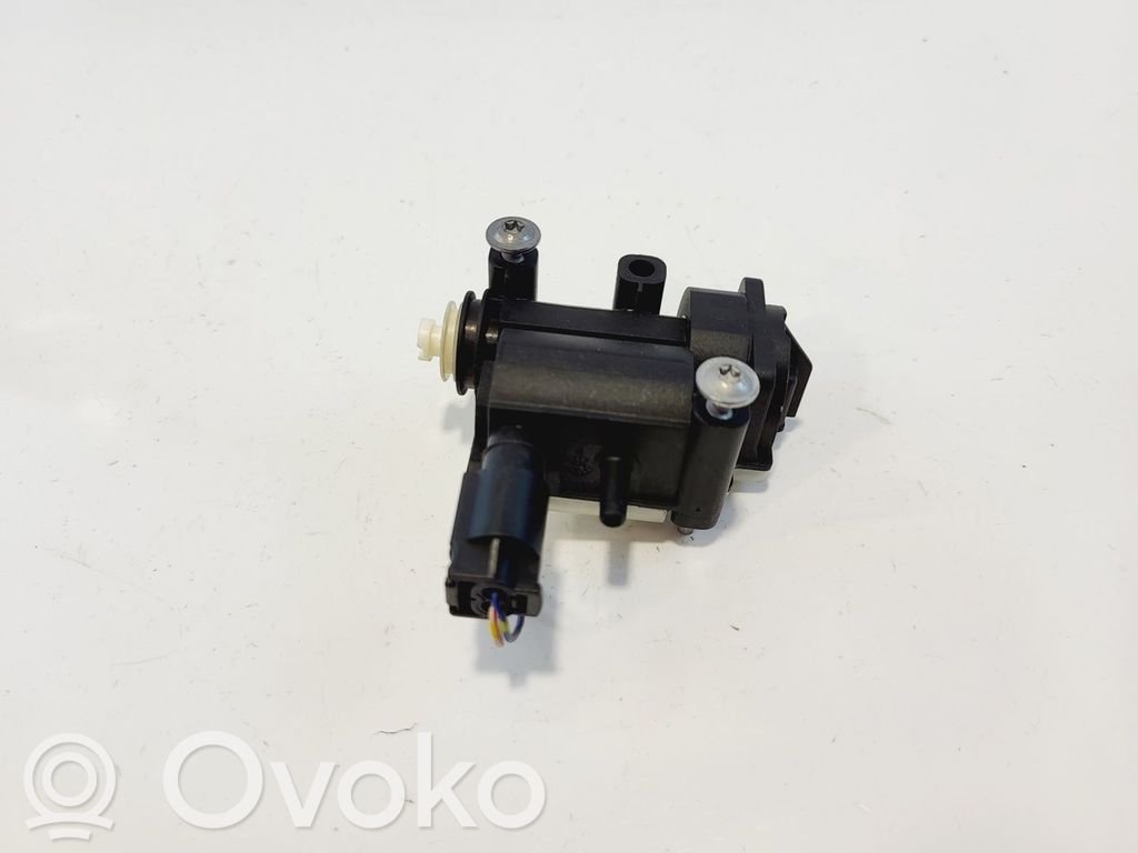 BMW 5 F10 F11 Motorino del tappo del serbatoio del carburante