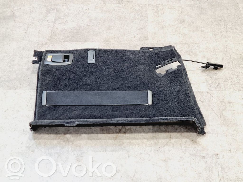 BMW 5 F10 F11 Boczek / Tapicerka / bagażnika 