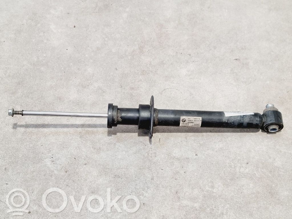 BMW 5 G30 G31 G38 Takaiskunvaimennin kierrejousella 