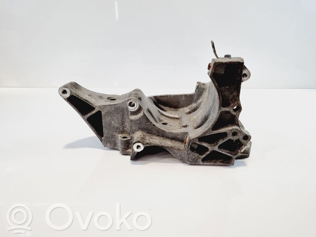 BMW 5 F10 F11 Moottorin kiinnikekorvake 