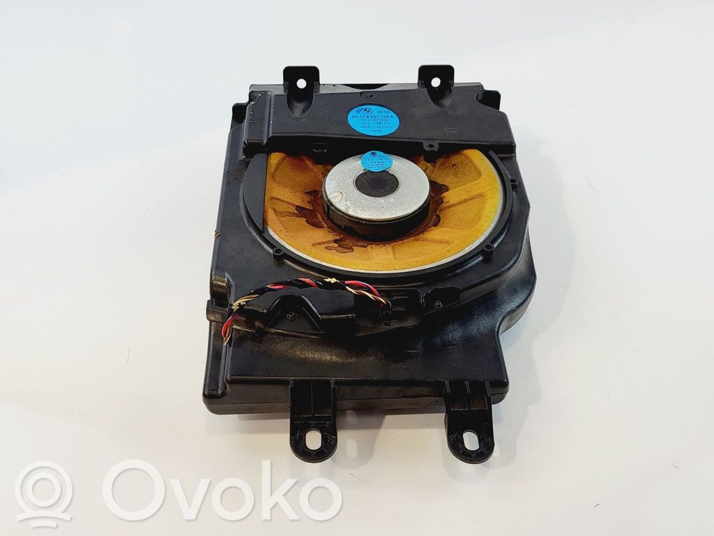 BMW 7 E65 E66 Altavoz subwoofer 