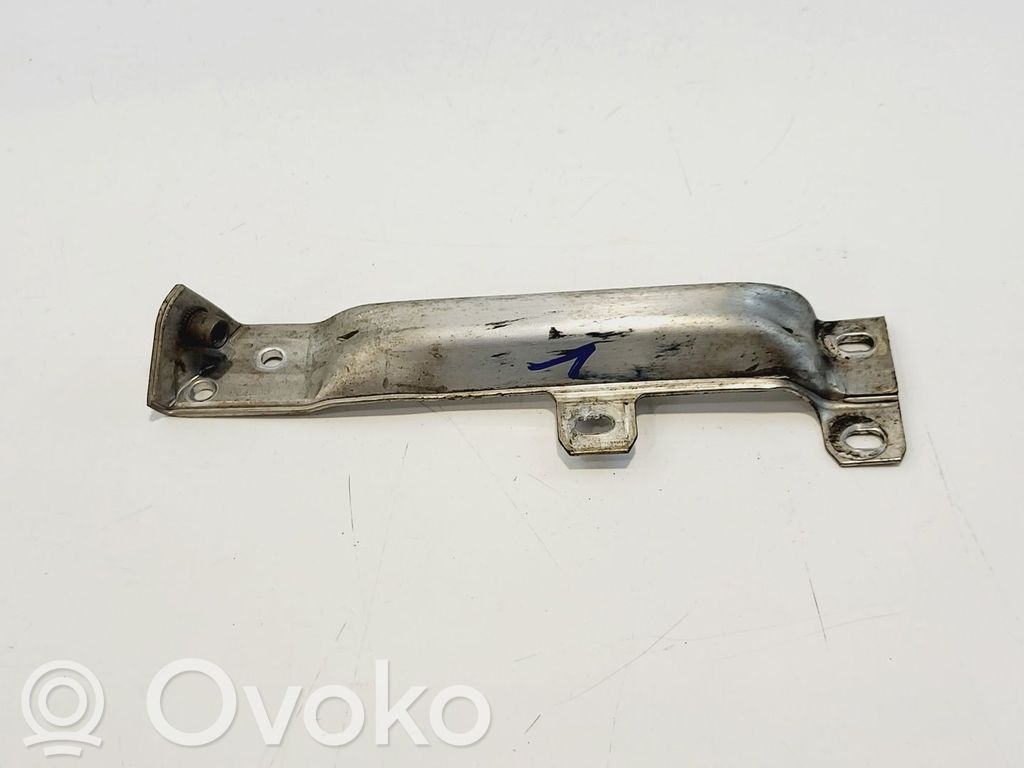 BMW 5 F10 F11 Uchwyt / Mocowanie błotnika przedniego 