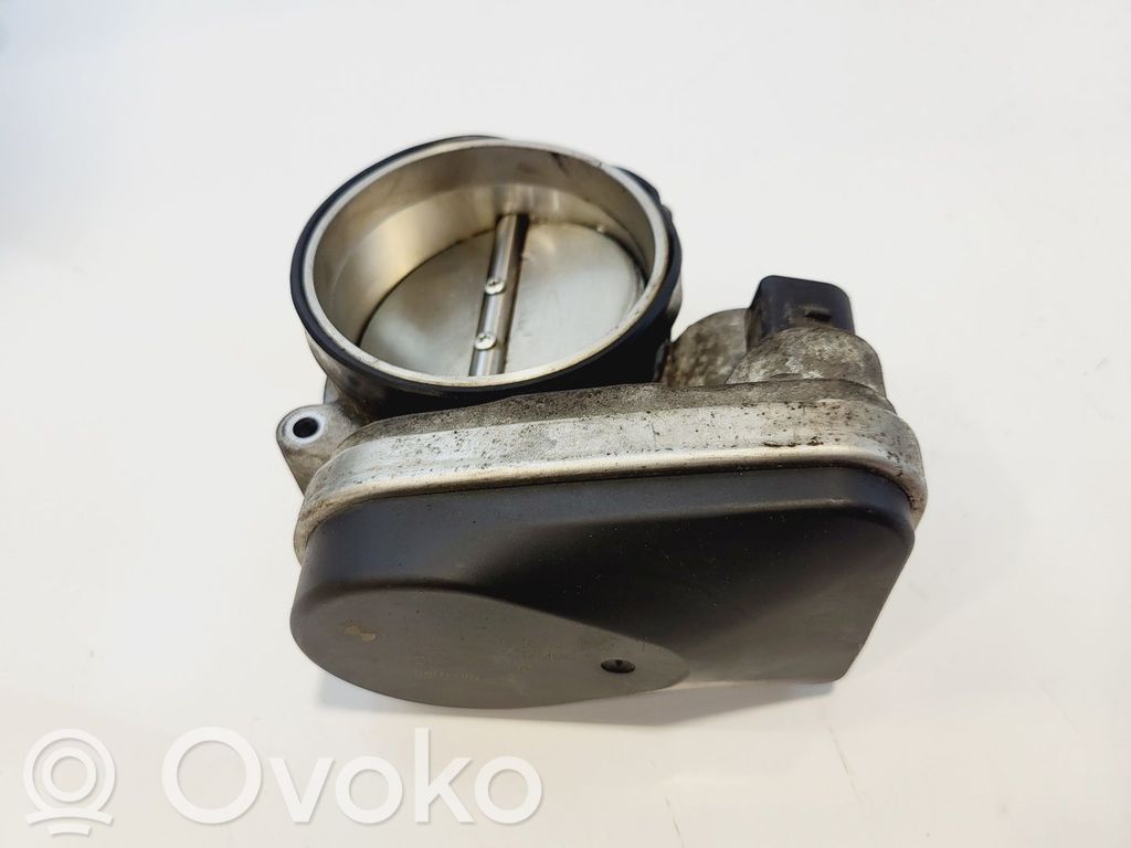 BMW 7 E65 E66 Kaasuttimen ilmaläppärunko 