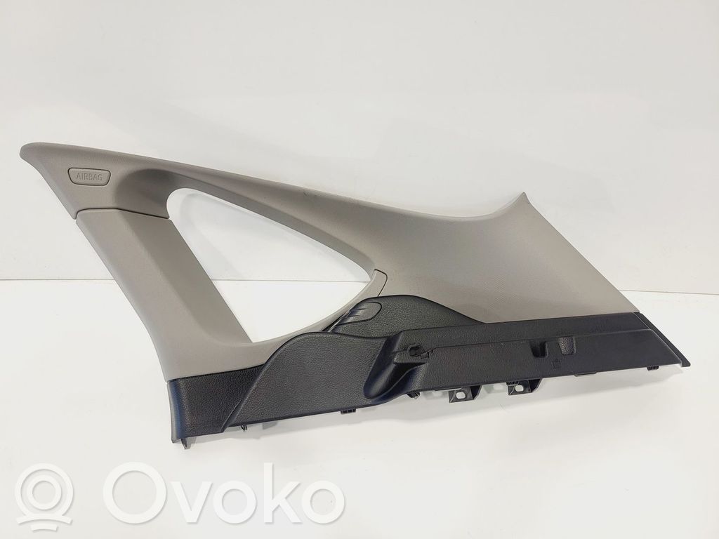 Osłona środkowa słupka / C   51437404556,51437404556
