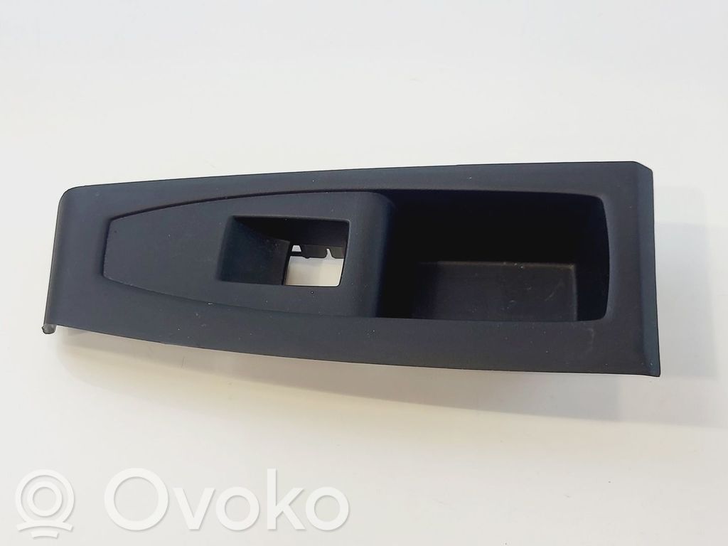 BMW 2 F45 Ramka przycisków otwierania szyby drzwi przednich