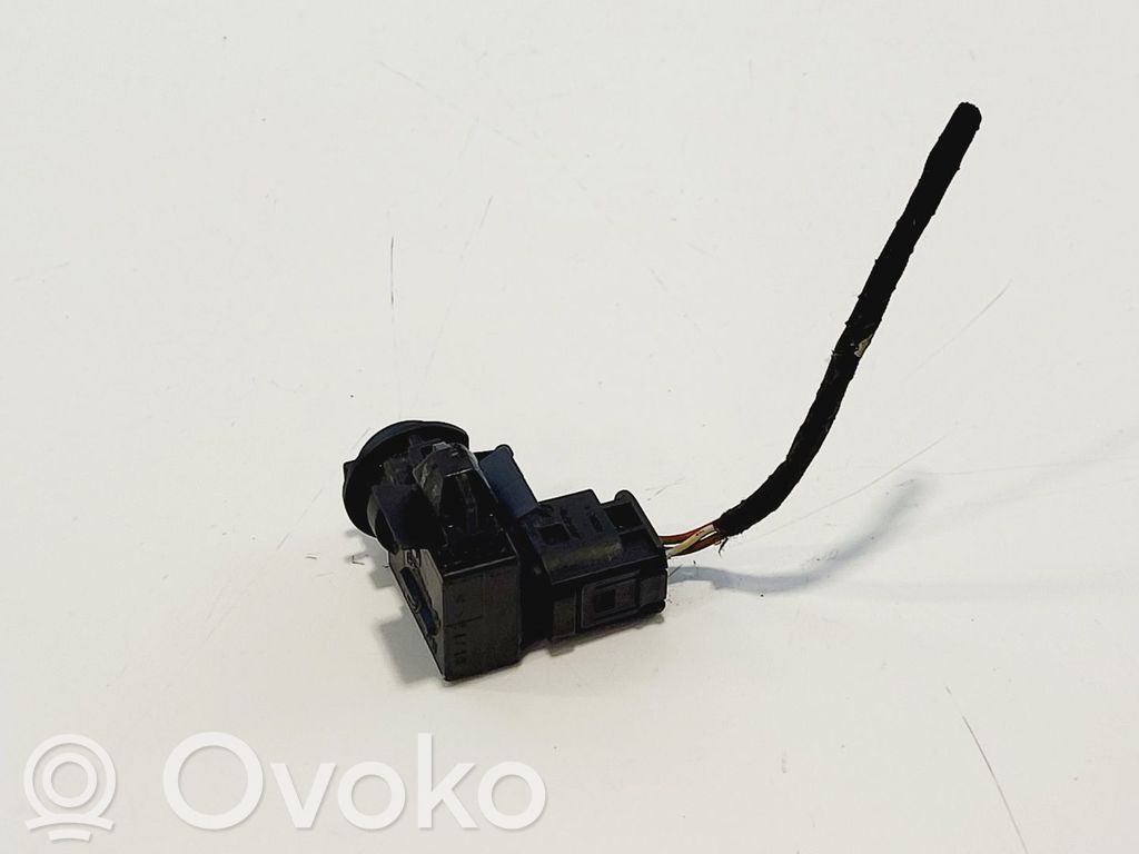 Sensor AUC   64119289142,64119289142