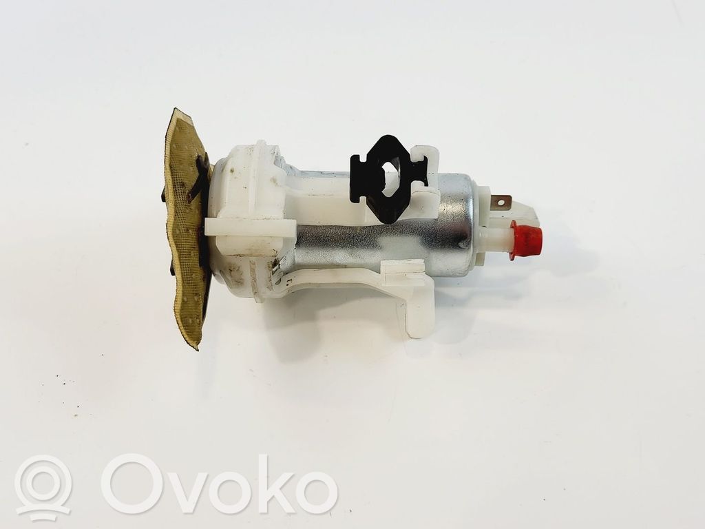 BMW 7 E65 E66 Pompe à carburant 