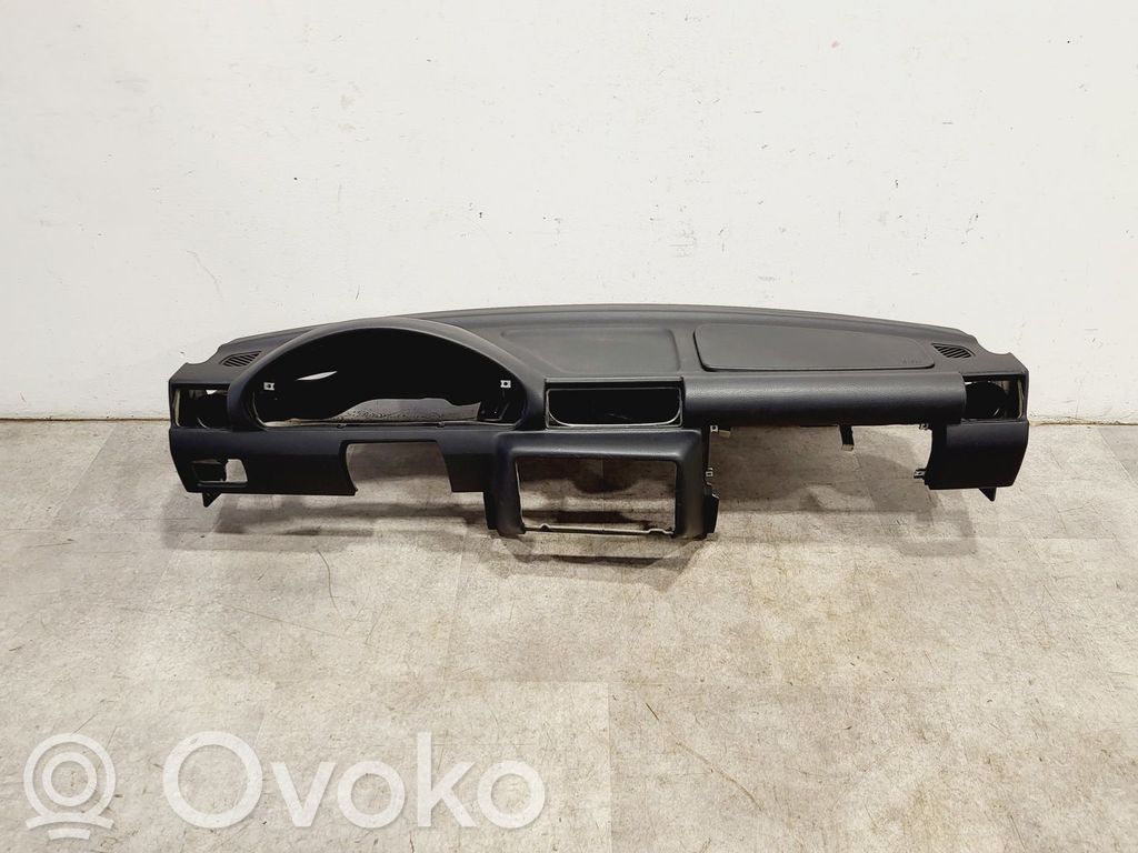 BMW 3 E36 Prietaisų skydelio apdaila 