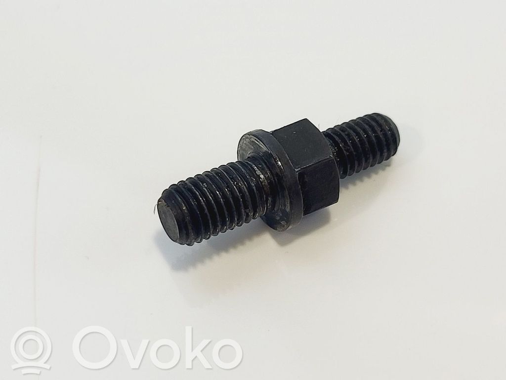 Tornillo de la tapa del cilindro   11121718856,11121718856