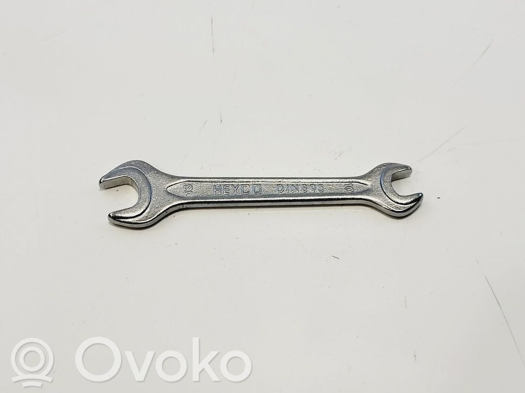 BMW 5 E60 E61 Tool set 