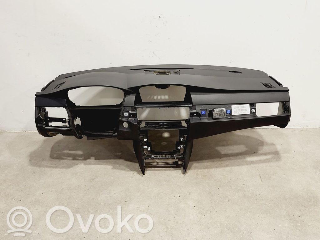 BMW 5 E60 E61 Kojelauta 
