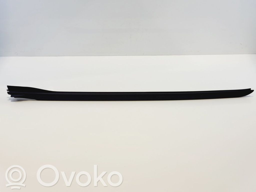 Windshield trim   51137933087,51137933087
