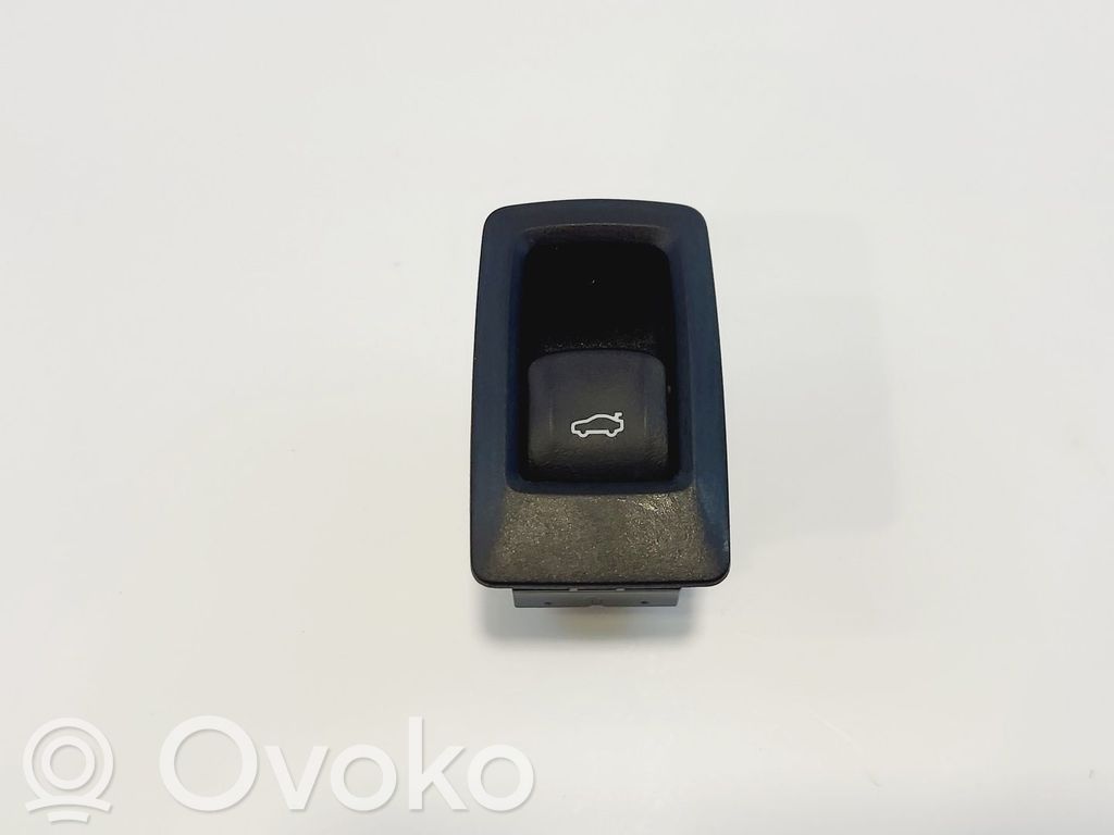 BMW i4 Przełącznik / Przycisk otwierania klapy bagażnika 