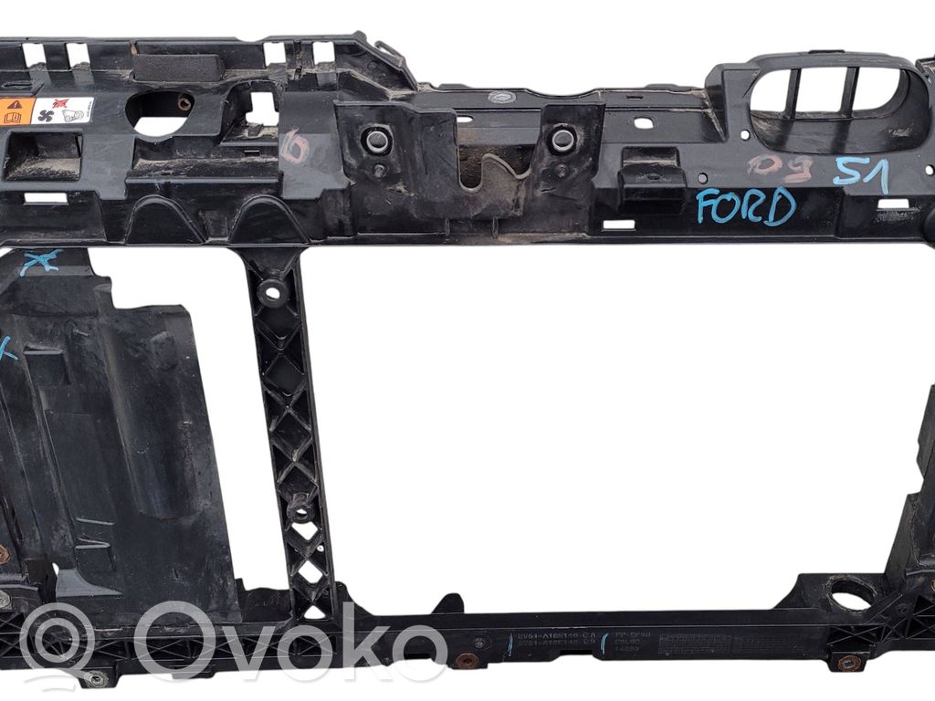 Ford Fiesta Pas przedni 
