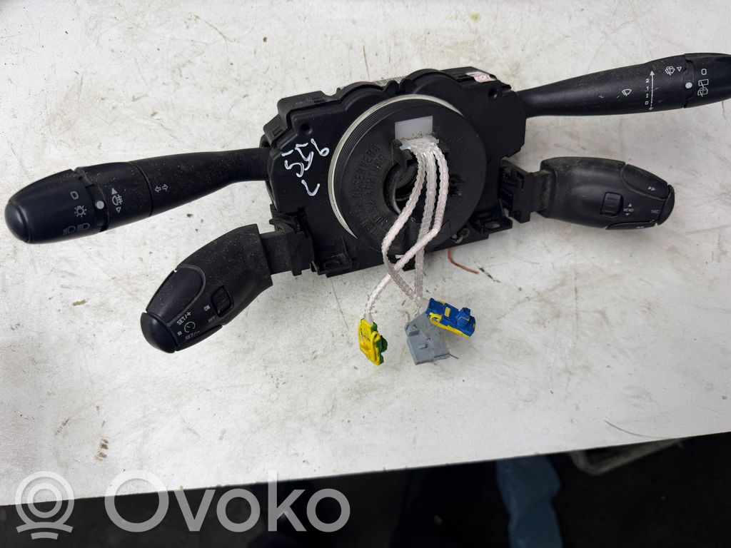 Peugeot 307 Interruptor/palanca de limpiador de luz de giro 