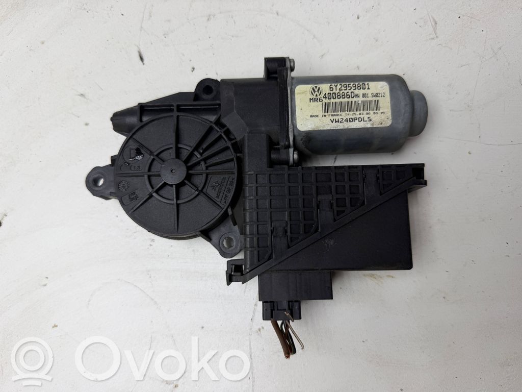 Volkswagen Polo Silnik regulatora szyby drzwi przednich 