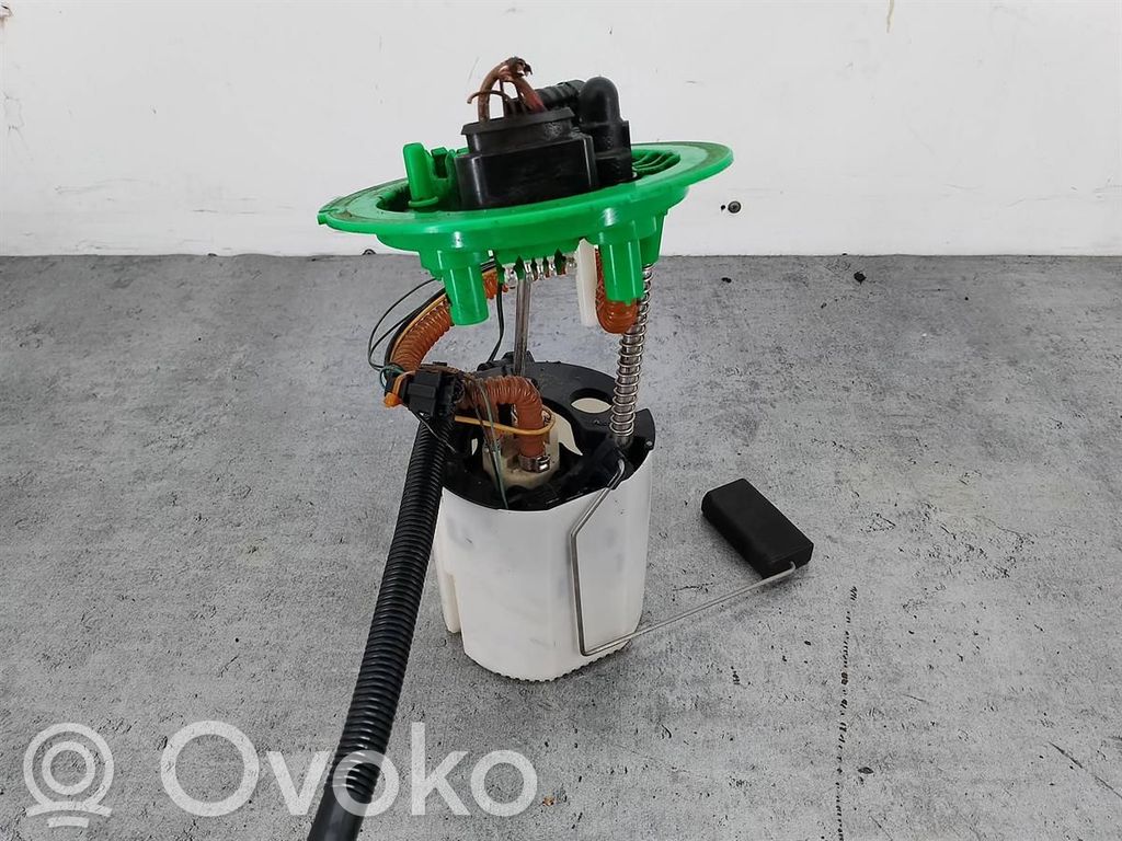 Audi A6 S6 C6 4F Pompe à carburant 
