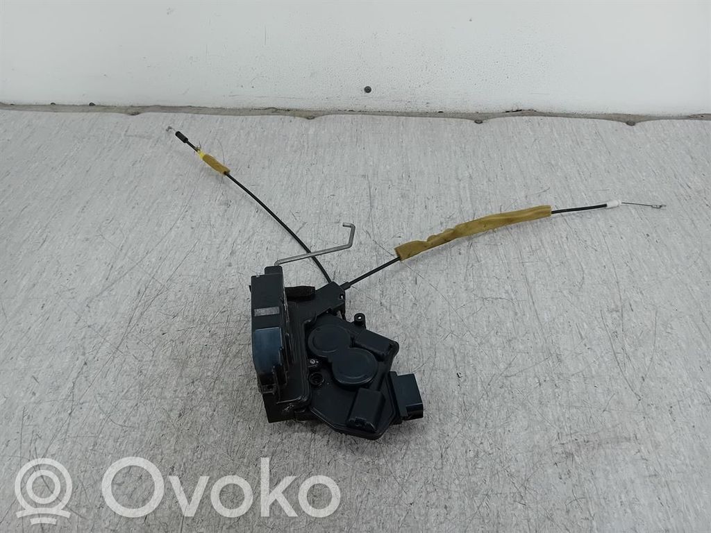 Mazda 5 Front door lock 