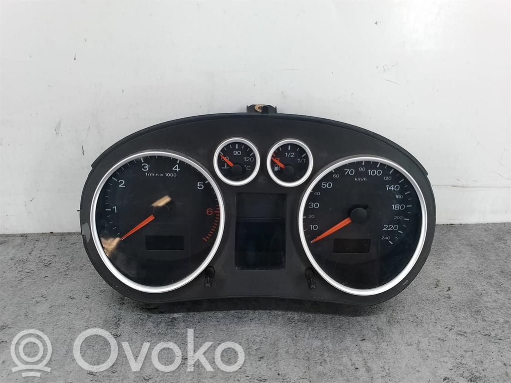 Audi A2 Speedometer (instrument cluster) 