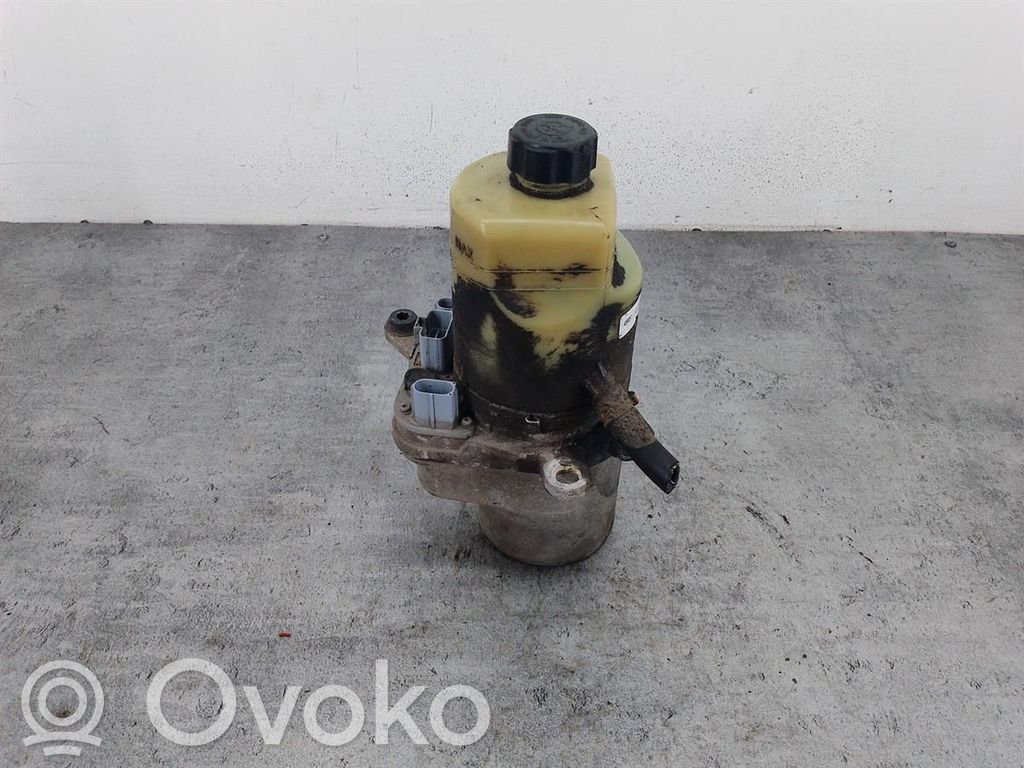 Ford Focus Ohjaustehostimen pumppu 