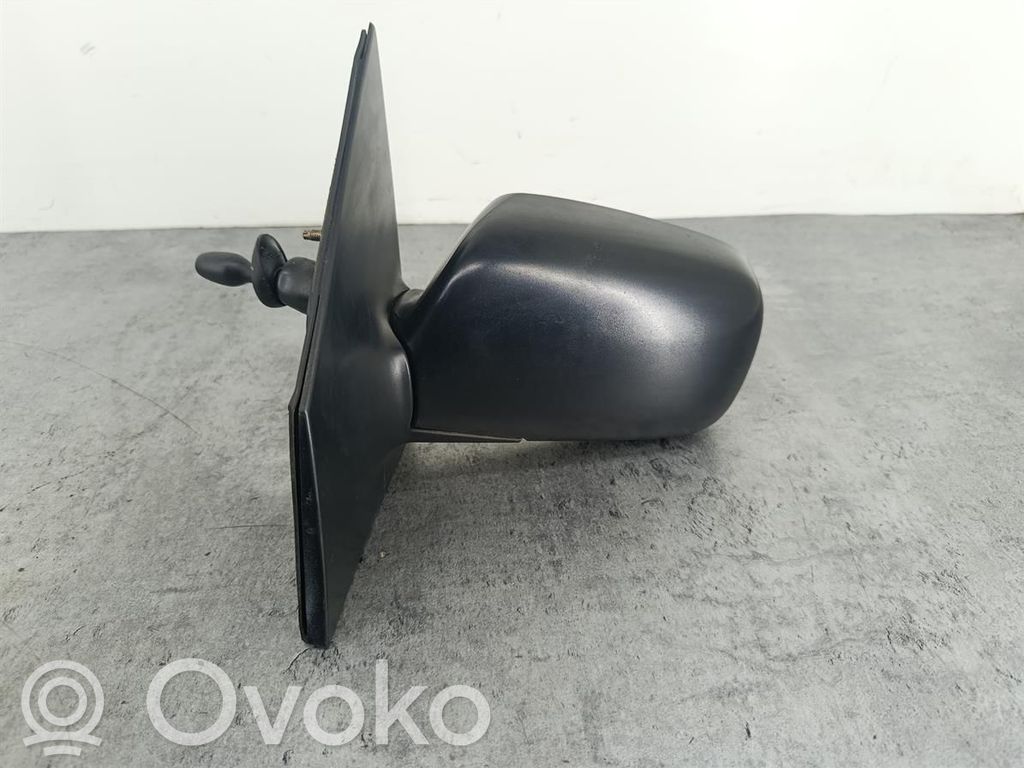 Toyota Yaris Elektryczne lusterko boczne drzwi przednich 