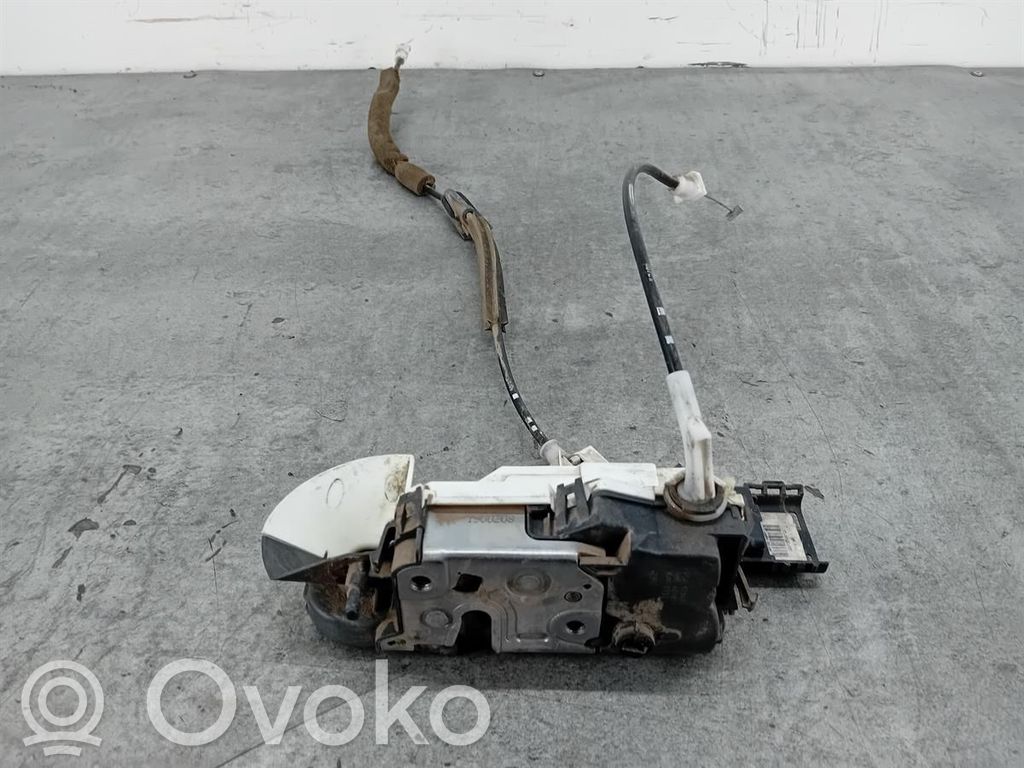 Citroen Berlingo Priekšpusē slēdzene 