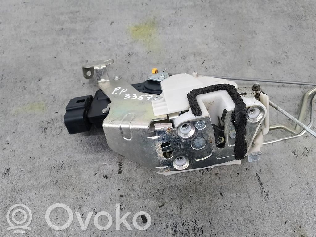 Suzuki Ignis Priekšpusē slēdzene 