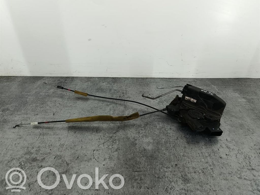 Mazda 5 Priekšpusē slēdzene 