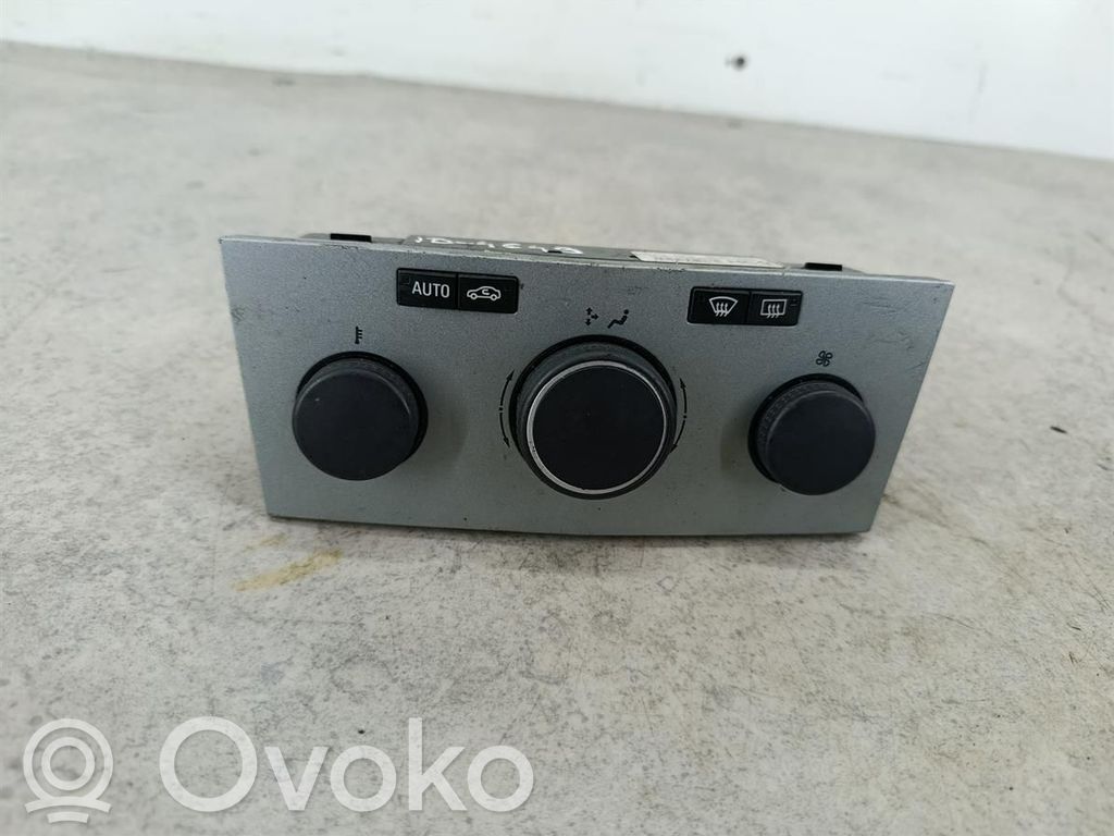 Opel Zafira B Climate control/heater control trim 