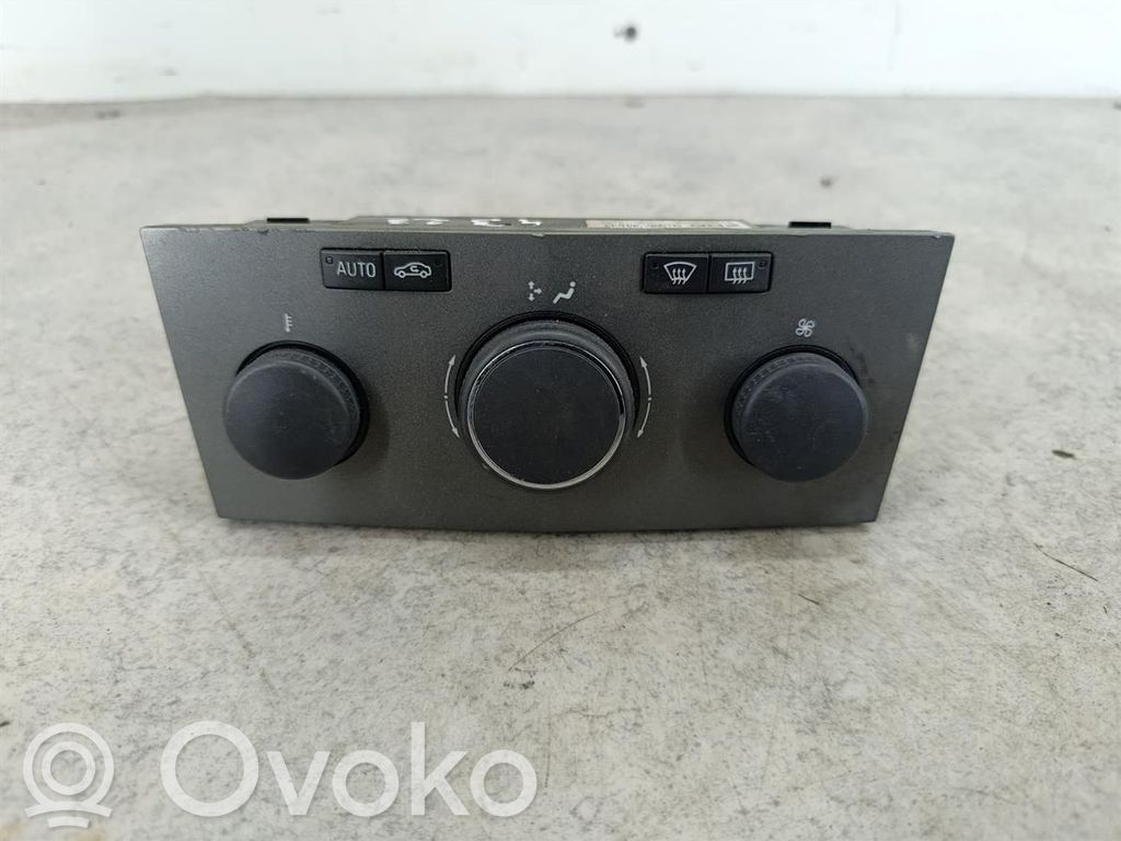 Opel Zafira B Panel klimatyzacji / Ogrzewania 