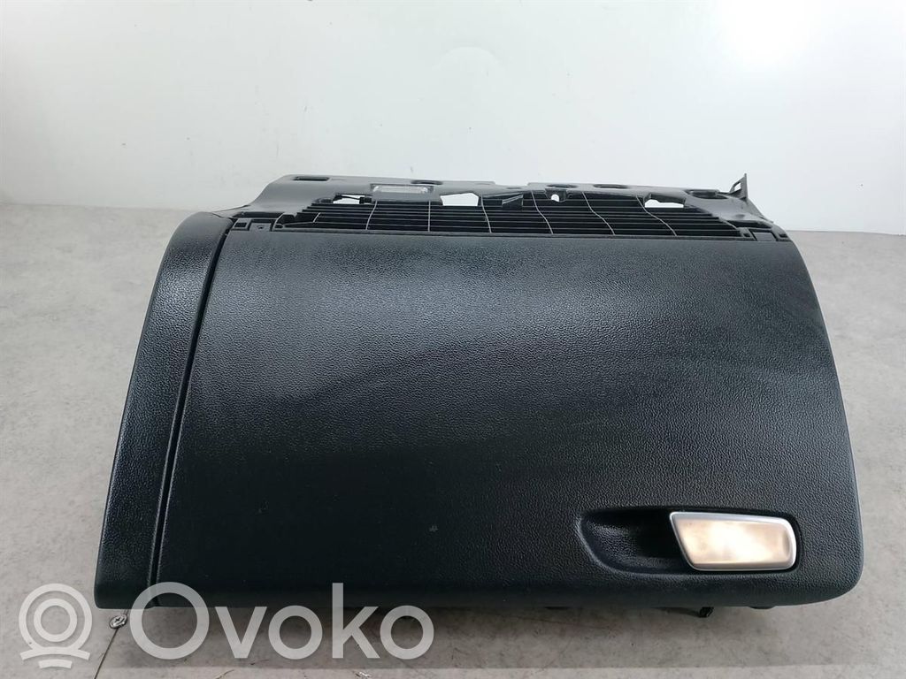 Guantera   8K1857035A