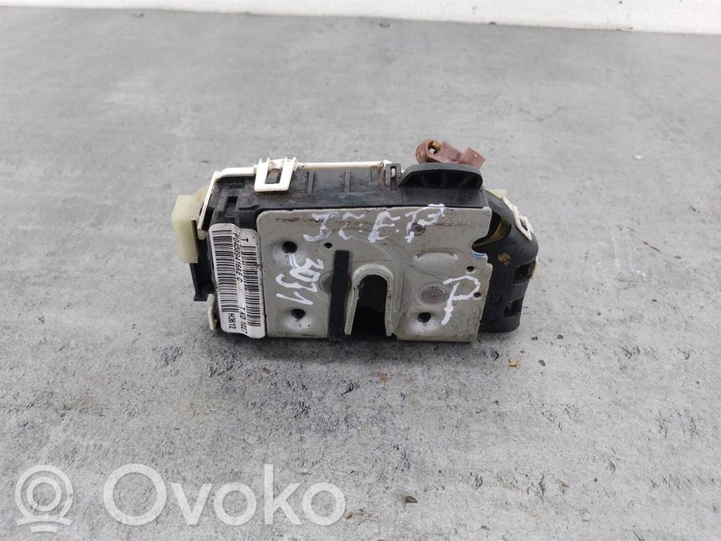 Jeep Patriot Front door lock 