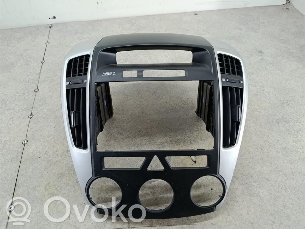 KIA Pro Cee'd I Radio/GPS head unit trim 