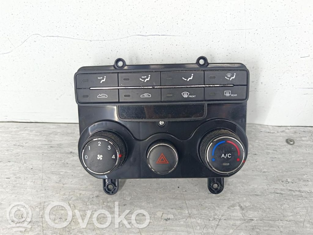 Hyundai i30 Climate control/heater control trim 