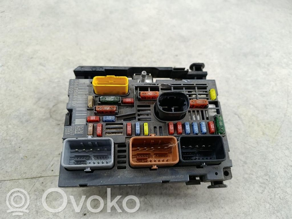 Peugeot 5008 BSM Control unit 
