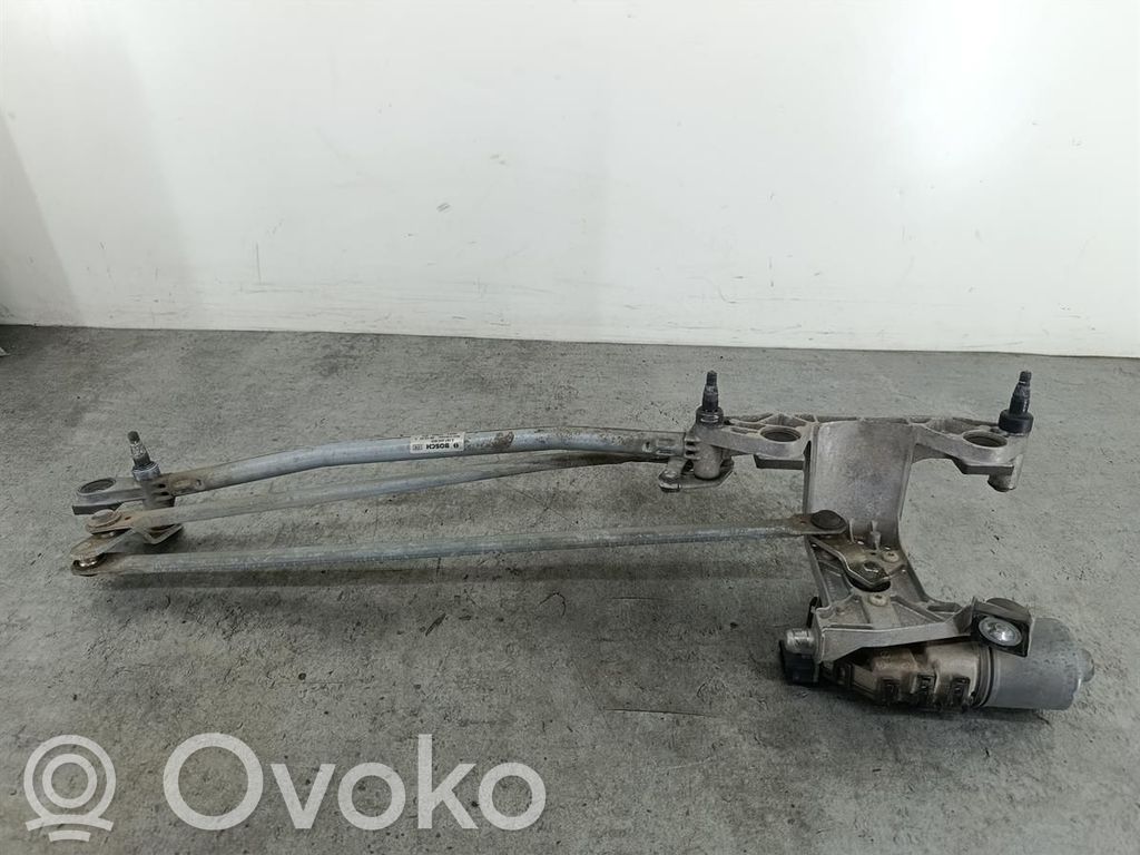 Front wiper linkage