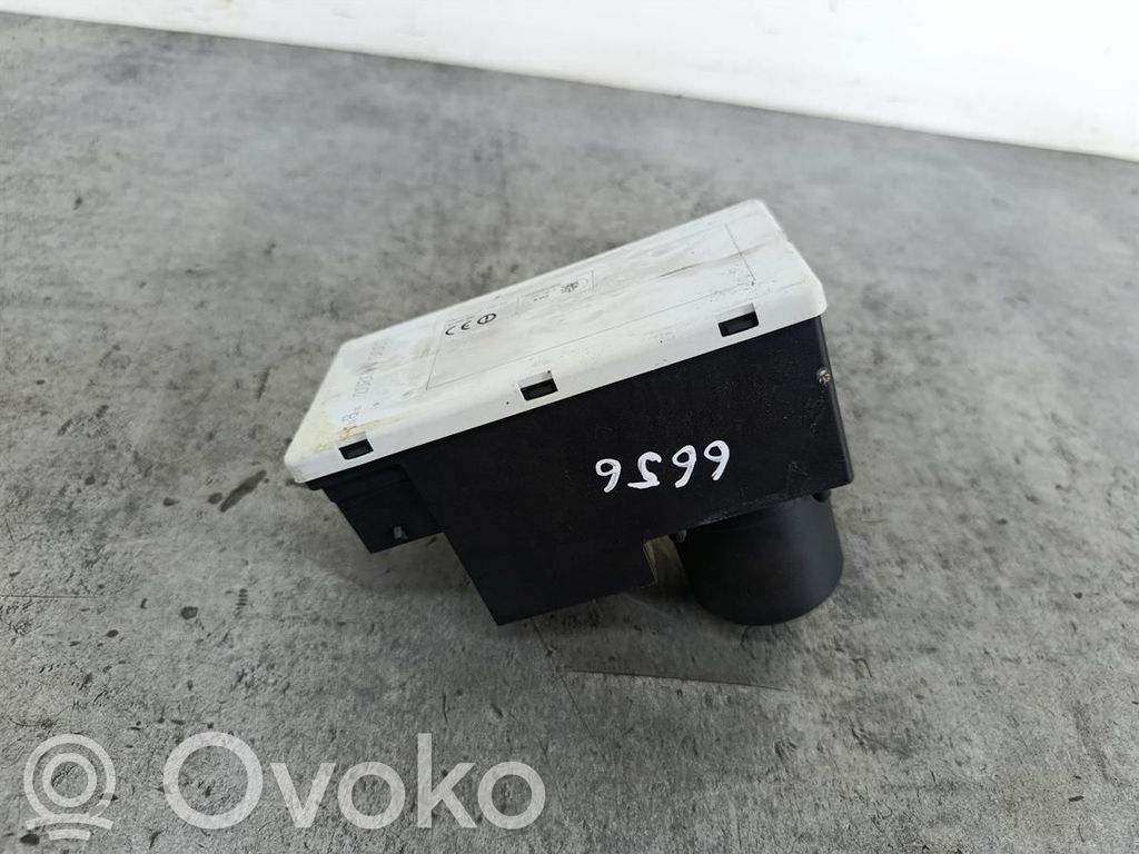 Audi A3 S3 8L Central locking vacuum pump 