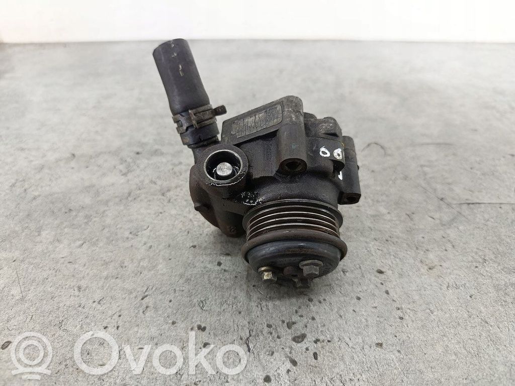Ford Mondeo Mk III Ohjaustehostimen pumppu 