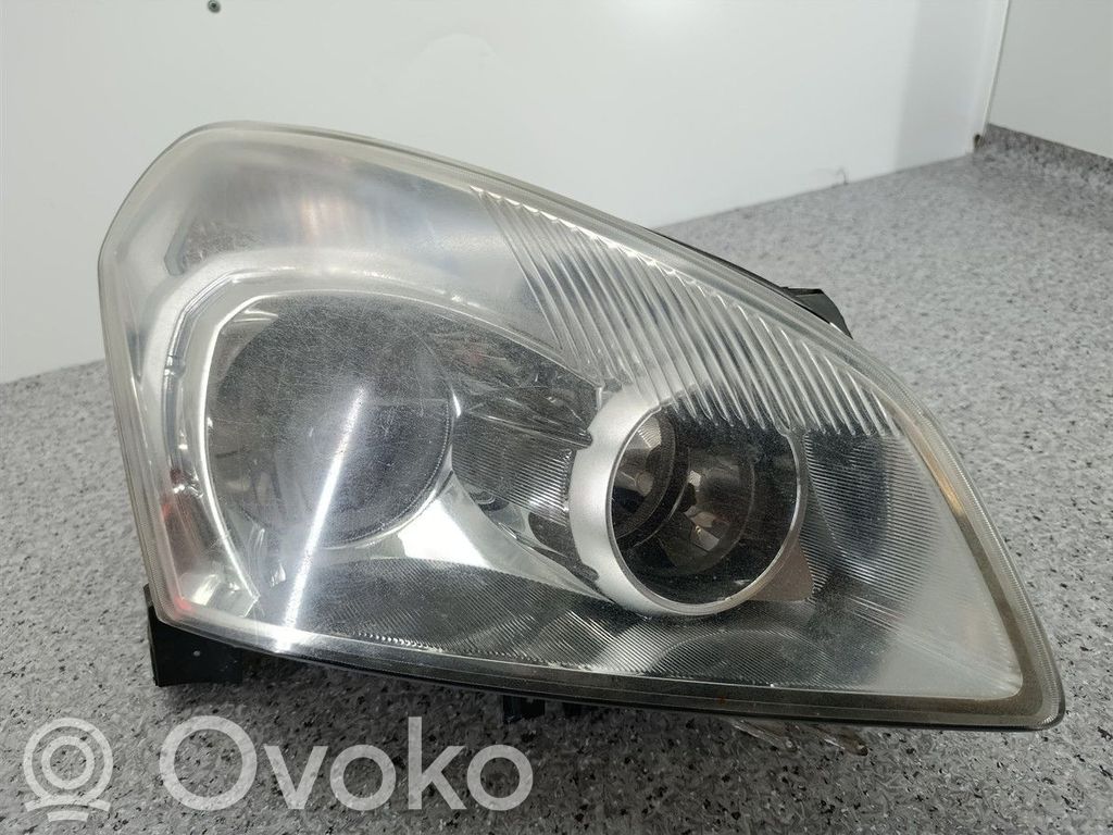Nissan Qashqai Lampa przednia 