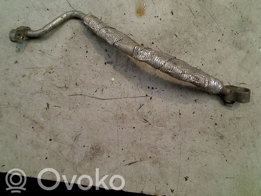 BMW 3 E92 E93 Ilmastointilaitteen putki (A/C) 