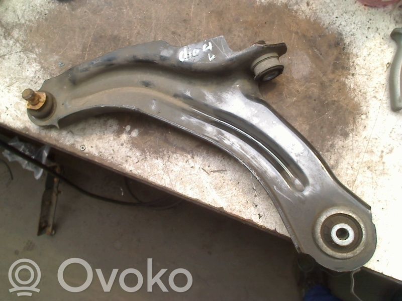 Renault Clio IV Рычаг 