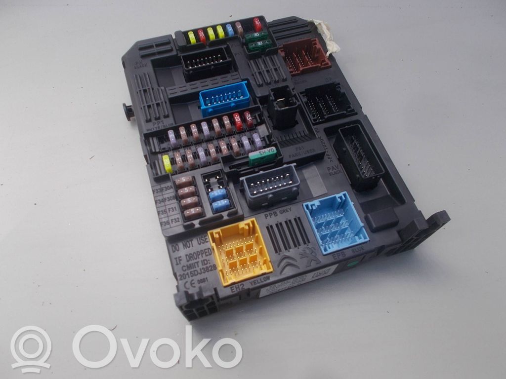 Citroen C3 Fuse module 