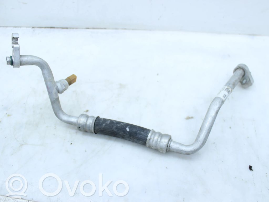 Tesla Model S Ilmastointilaitteen putki (A/C) 