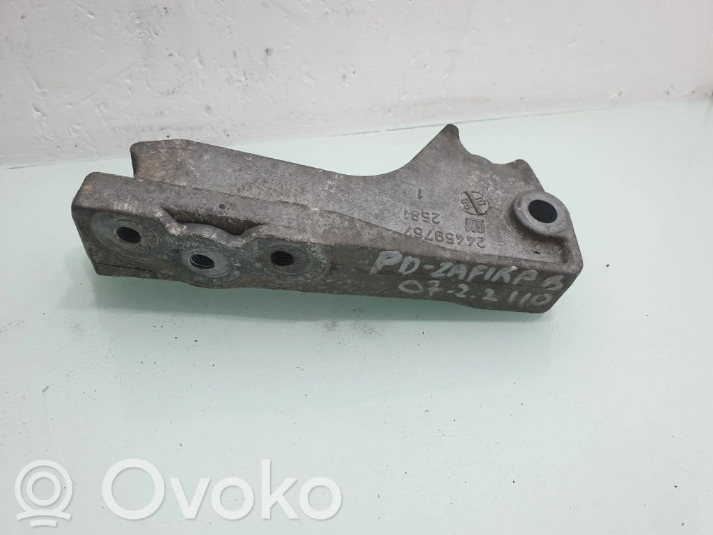 Opel Zafira B Engine mounting bracket 