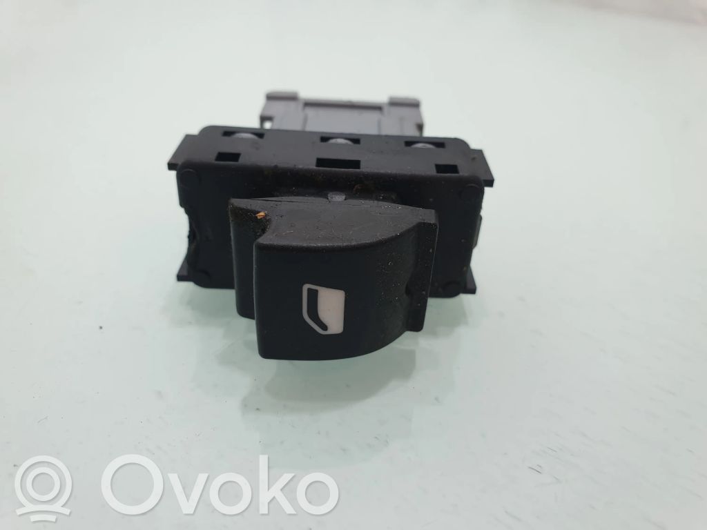 Citroen Berlingo Electric window control switch 